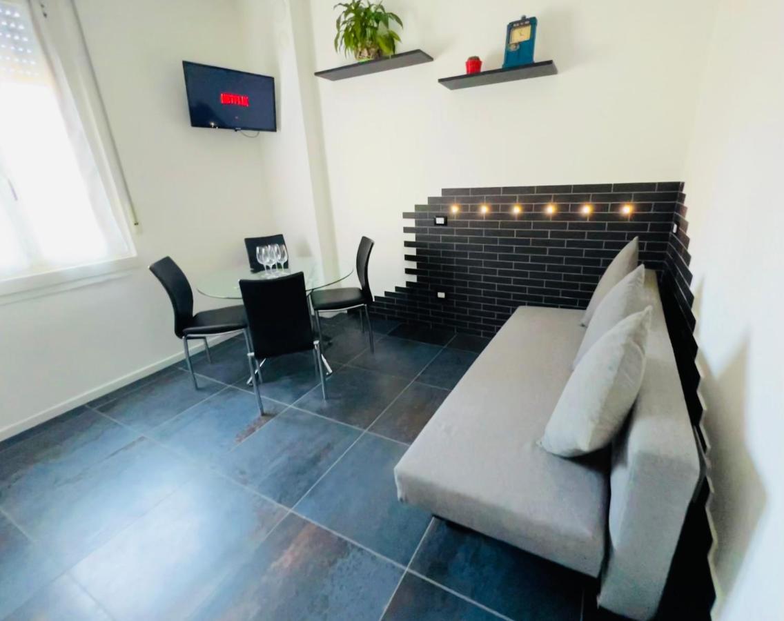 Apartamento Blaxej, Nel Cuore Di Verona, Moderno Ed Elegante, 4 Posti Letto, Wi-Fi, Self Check In Exterior foto